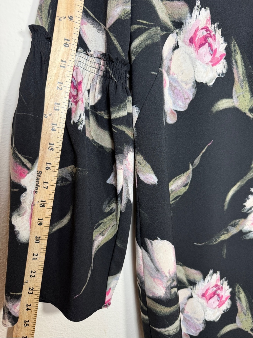 White House Black Market Floral Dress 14P Black Shift V-Neck Bell Sleeve Petite - Picture 10 of 11